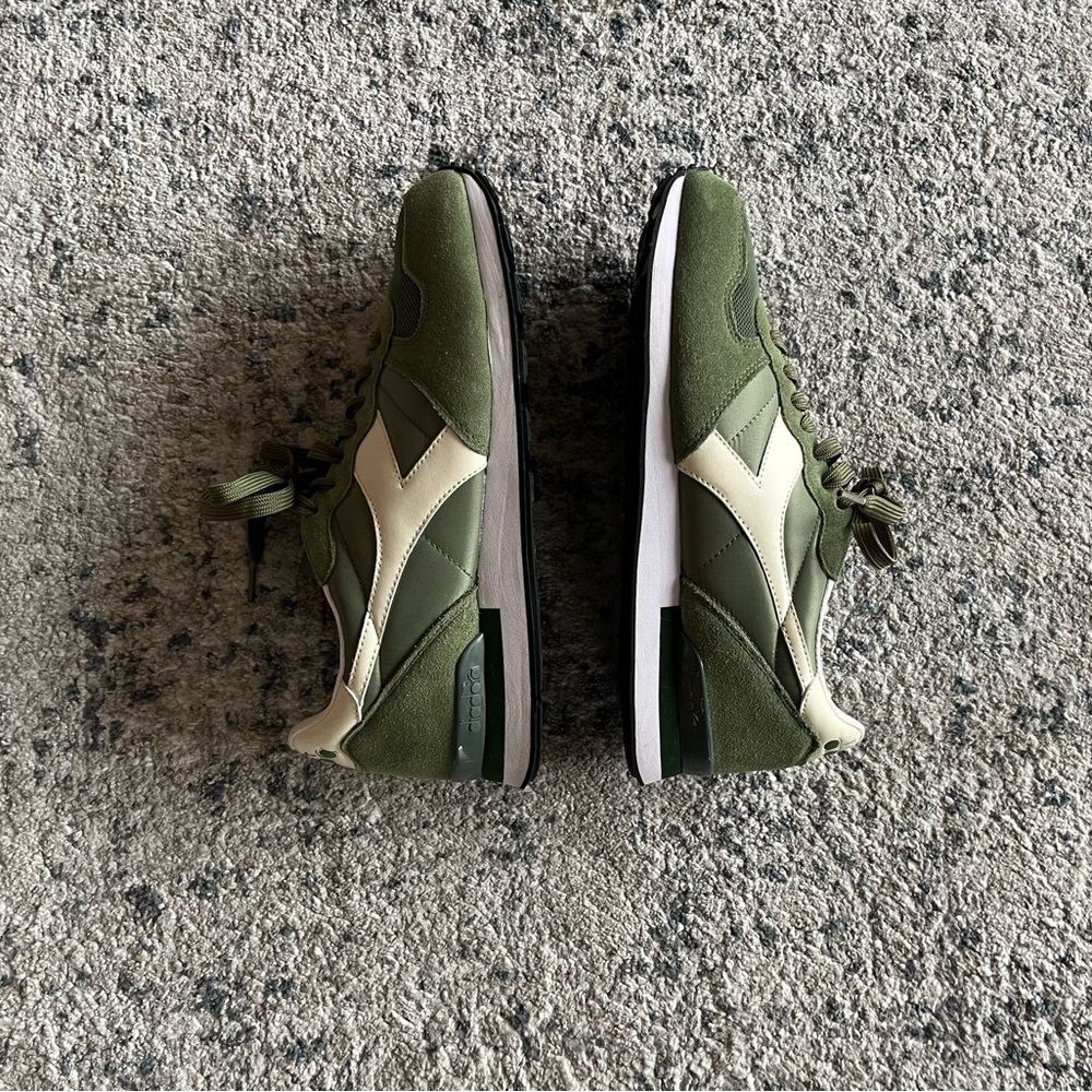 Diadora Green and White Sneakers Retro Design - Picture 9 of 13